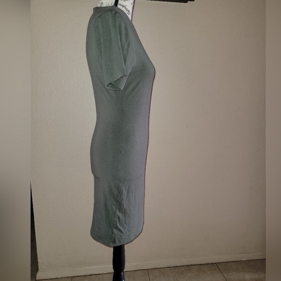 Good American Good Tee Mini Dress in Olive - Size 2 - Picture 4 of 8